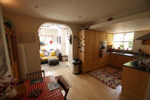 3 bedroom semi-detached house to rent, Hoker Road, Exeter
