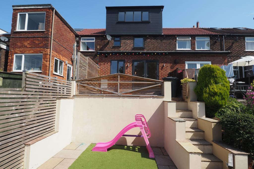 Laneside Road, New Mills, High Peak... 3 bed terraced house £950 pcm