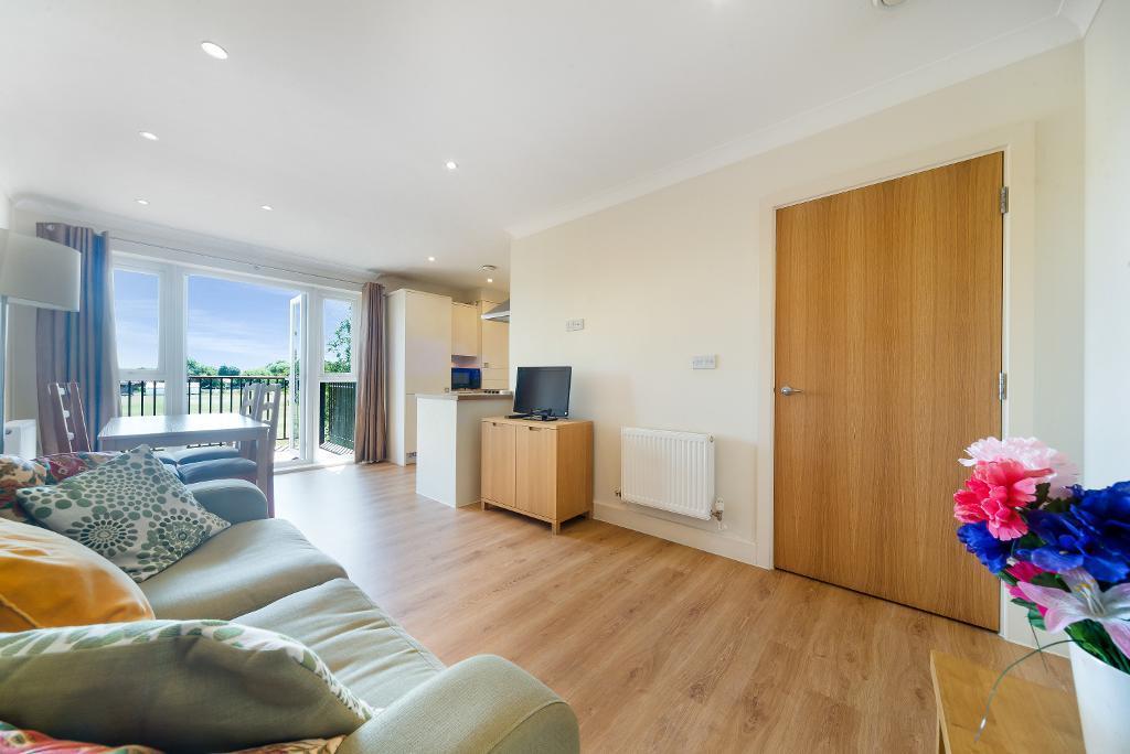 St Catherine's Close, Raynes Park, London, SW20 9NL 1 bed flat £340,000