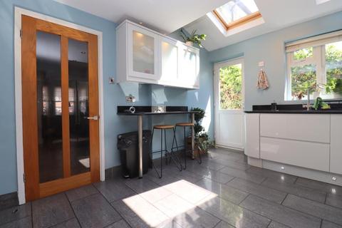 70 Limbury Road, Luton, LU3 2PL