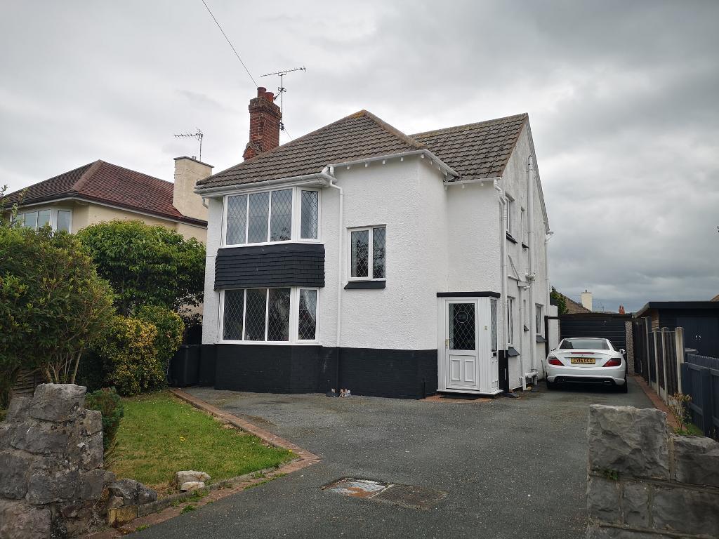 Glan y Mor Road, Penrhyn Bay, Conwy, LL30 3PF 3 bed detached house £