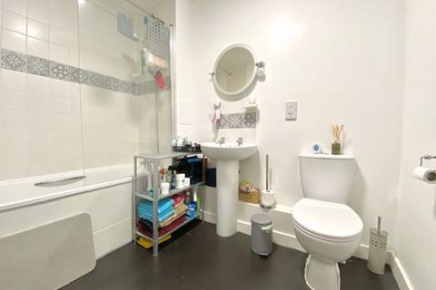 1 bedroom apartment to rent, Westmoreland Road, SE17