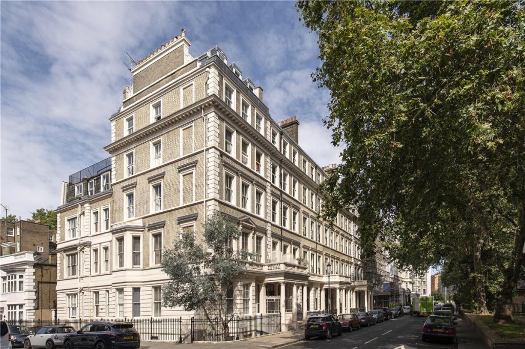 Ashburn Gardens, London, SW7 2 bed property £3,358 pcm (£775 pw)