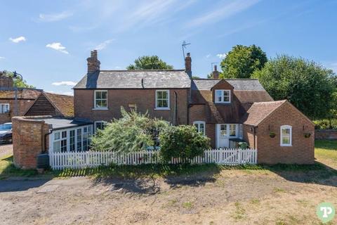 4 bedroom cottage for sale - The Green, Brill