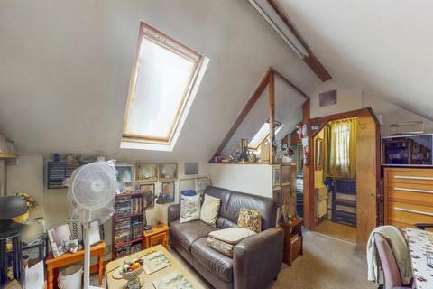 37 Whitchurch Gardens, Edgware, HA8 6PF