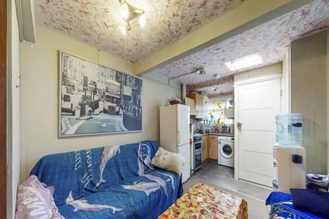 37 Whitchurch Gardens, Edgware, HA8 6PF