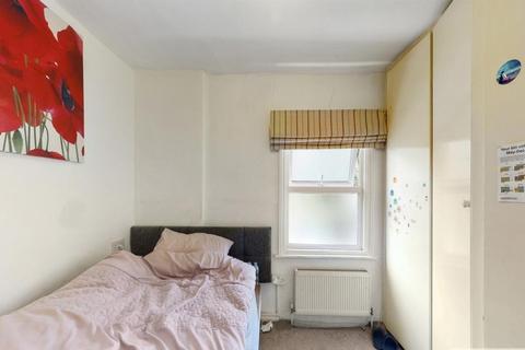 37 Whitchurch Gardens, Edgware, HA8 6PF