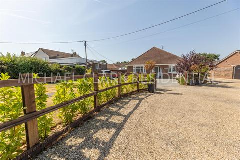 4 bedroom detached bungalow for sale - Church Road, Brightlingsea, Colchester