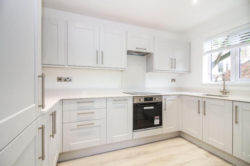 Oxford Street, Tynemouth, North Shields 2 bed flat £950 pcm (£219 pw)