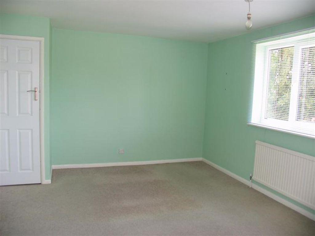 Mona Street, Beeston, NG9 2BY 3 bed semidetached house £750 pcm (£