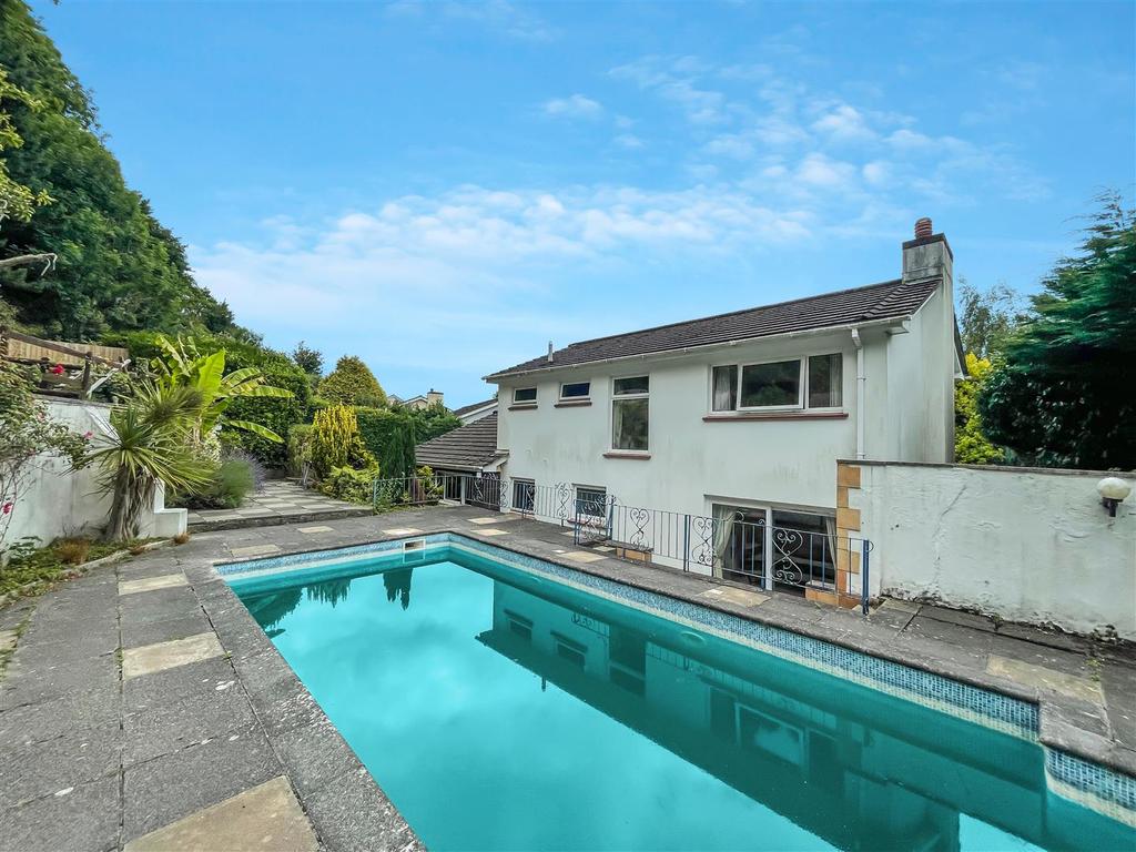The Churchills, Newton Abbot 5 bed house £575,000
