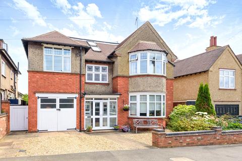 5 bedroom detached house for sale - Woodland Avenue, Abington, Northampton, Northamptonshire, NN3