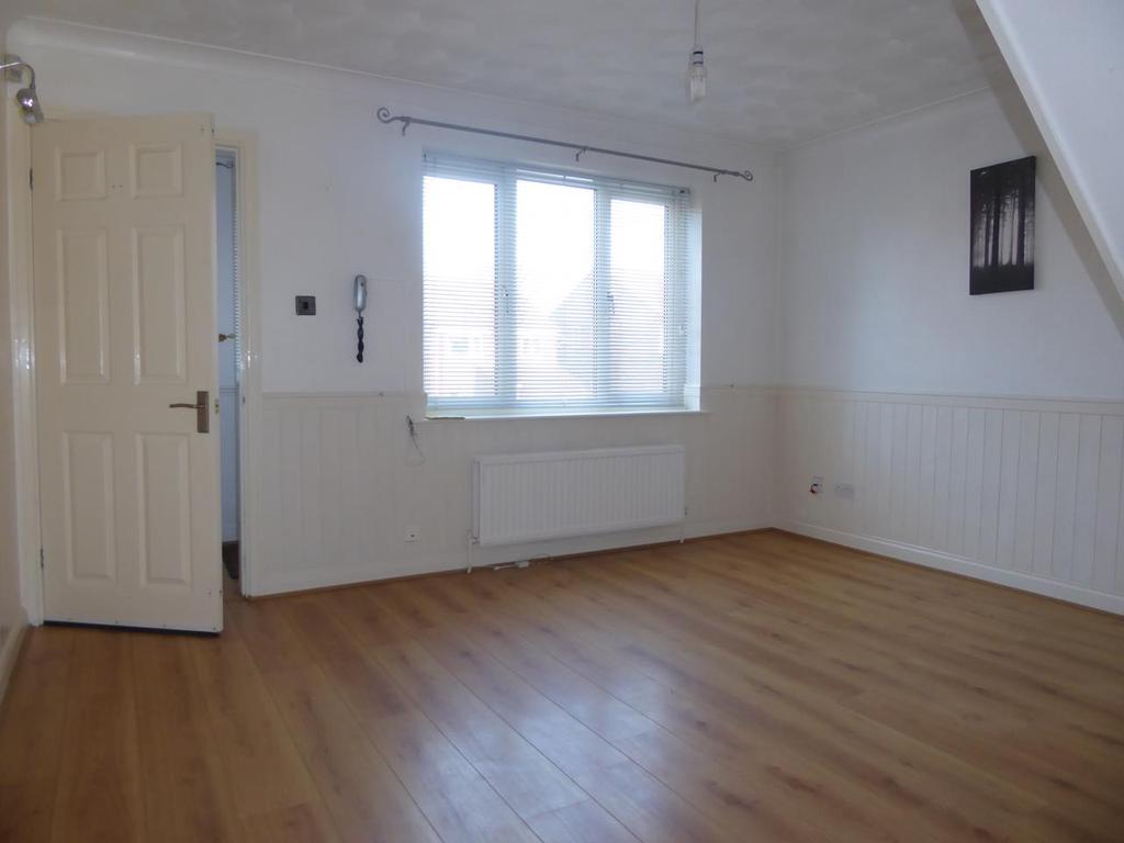 Sherbrooke Close, Kirkbymoorside, York 2 bed semidetached house £550