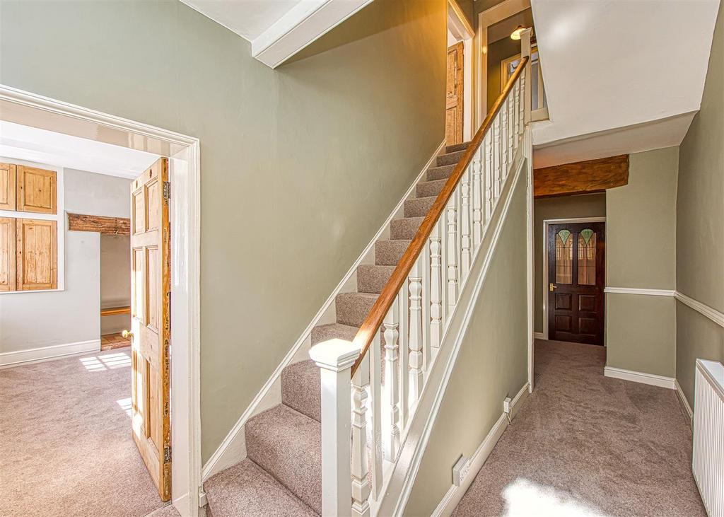 9 Market Place, Brewood, Stafford, South Staffordshire 4 bed semidetached house to rent £