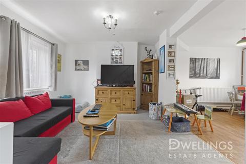 38 Suffolk Road, Burton-on-trent, DE15 9HS
