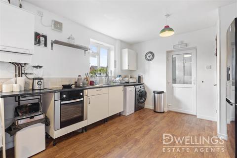 38 Suffolk Road, Burton-on-trent, DE15 9HS