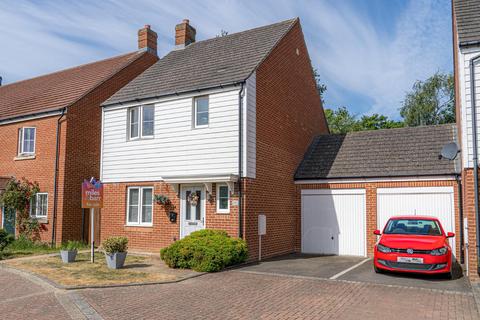 17 Broadview Close, Kingsnorth, Ashford, TN25 7AQ