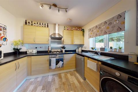 17 Broadview Close, Kingsnorth, Ashford, TN25 7AQ