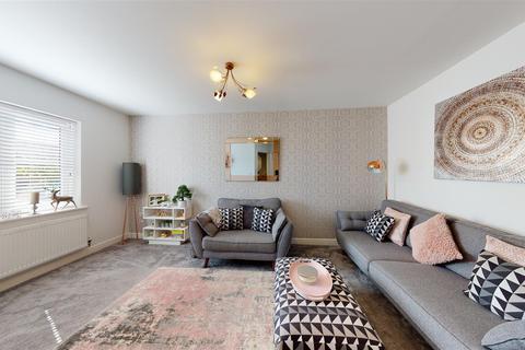 17 Broadview Close, Kingsnorth, Ashford, TN25 7AQ