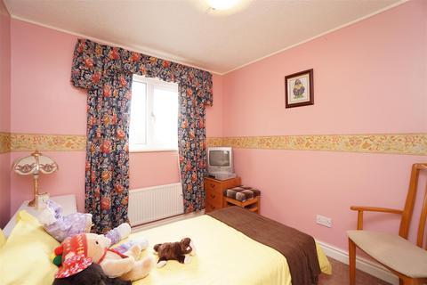 6 Jordanthorpe View, Sheffield, S8 8DY