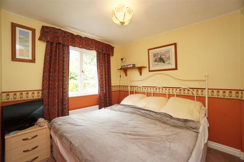 6 Jordanthorpe View, Sheffield, S8 8DY
