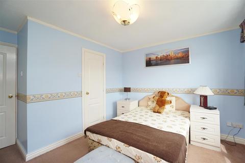 6 Jordanthorpe View, Sheffield, S8 8DY
