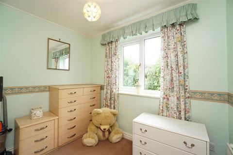 6 Jordanthorpe View, Sheffield, S8 8DY