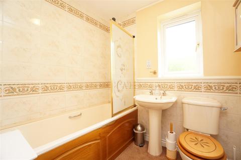 6 Jordanthorpe View, Sheffield, S8 8DY