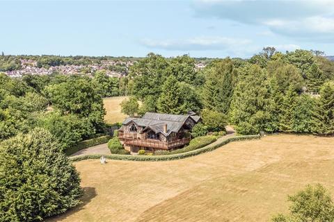 6 bedroom detached house for sale - How Lane, Chipstead