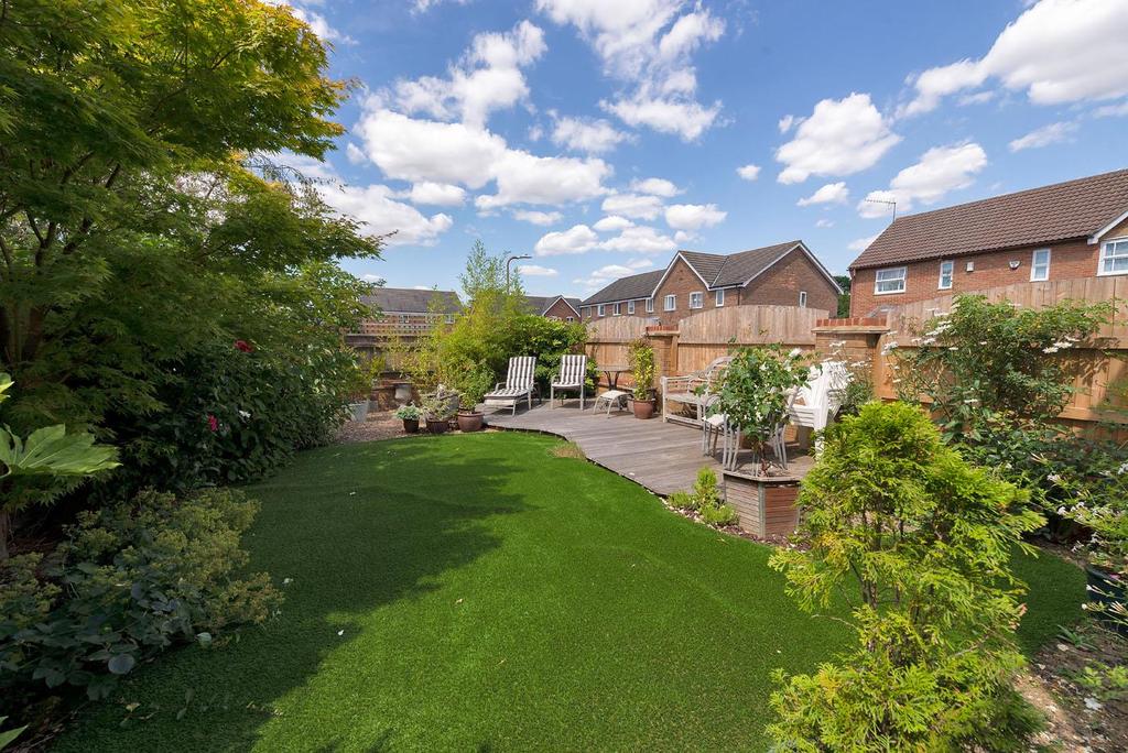 Clover Way, Paddock Wood, Tonbridge 3 bed semidetached house £425,000