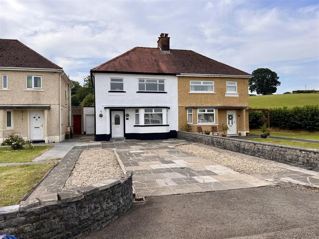 Heol Myrddin, Ffairfach, Llandeilo 3 bed semidetached house £169,950