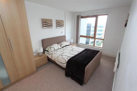 2 bedroom flat to rent, McClure House, Leeds Dock