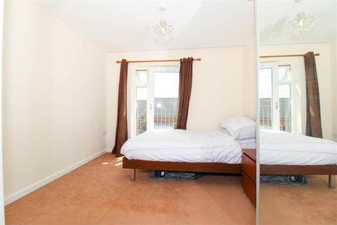 1 bedroom flat for sale - Academia Way, Tottenham