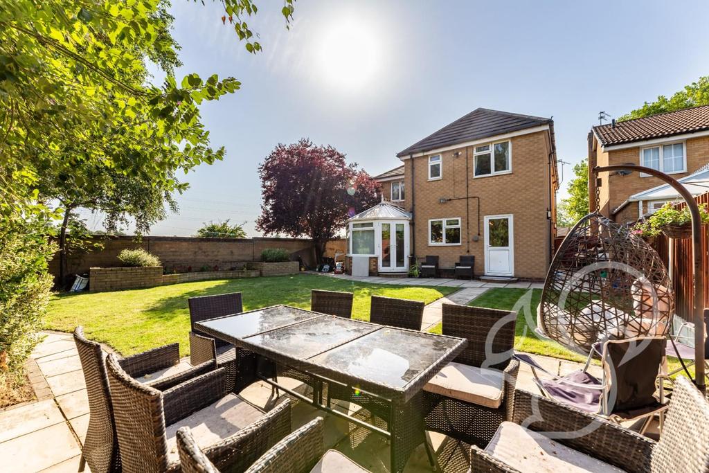 Mountbatten Drive, Colchester 5 bed house £500,000