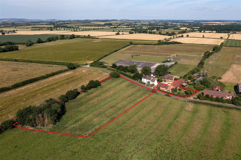 Tysoe Road, Radway, Warwick 4 bed barn conversion £795,000