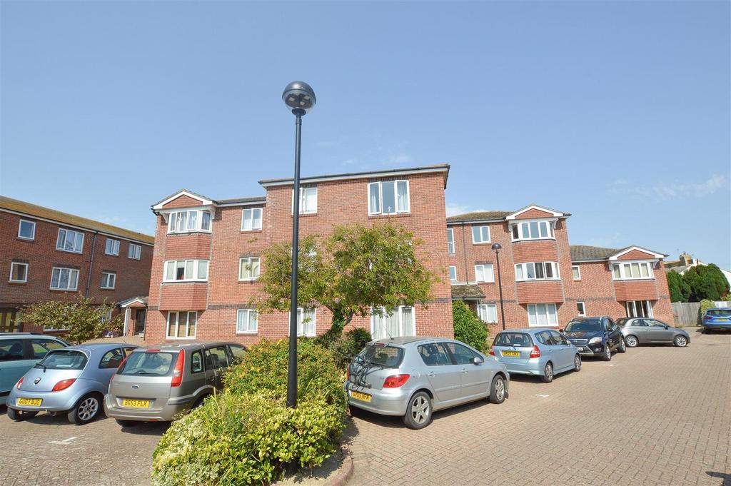 Wannock Road, Eastbourne 2 bed retirement property £130,000