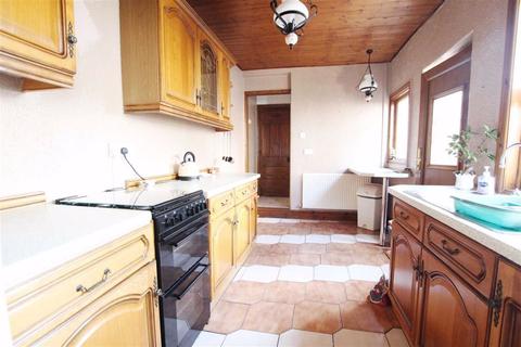 239 Chester Road, Oakenholt, Flint, CH6 5ED