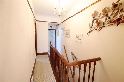 239 Chester Road, Oakenholt, Flint, CH6 5ED