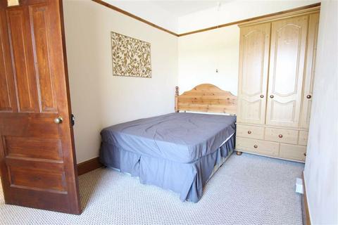 239 Chester Road, Oakenholt, Flint, CH6 5ED