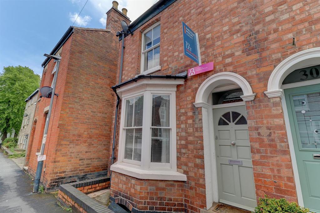 Norfolk Street, Leamington Spa 2 bed end of terrace house £1,300 pcm
