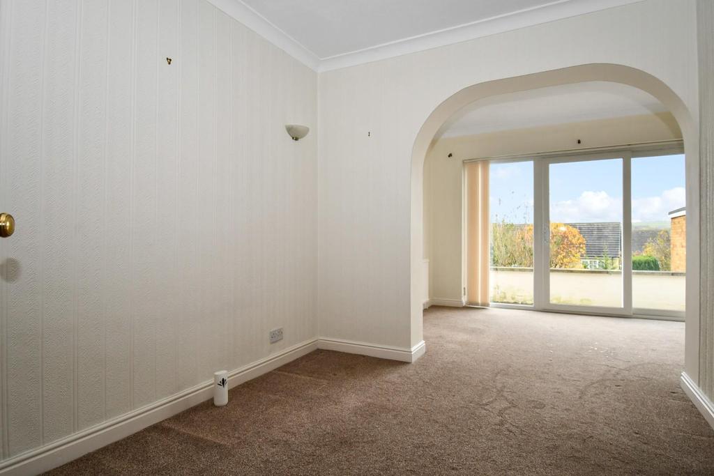 Oxford Avenue, Guiseley, Leeds 3 bed semidetached house £299,950
