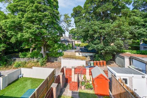 82 Aire Grove, Yeadon, Leeds, LS19 7TY