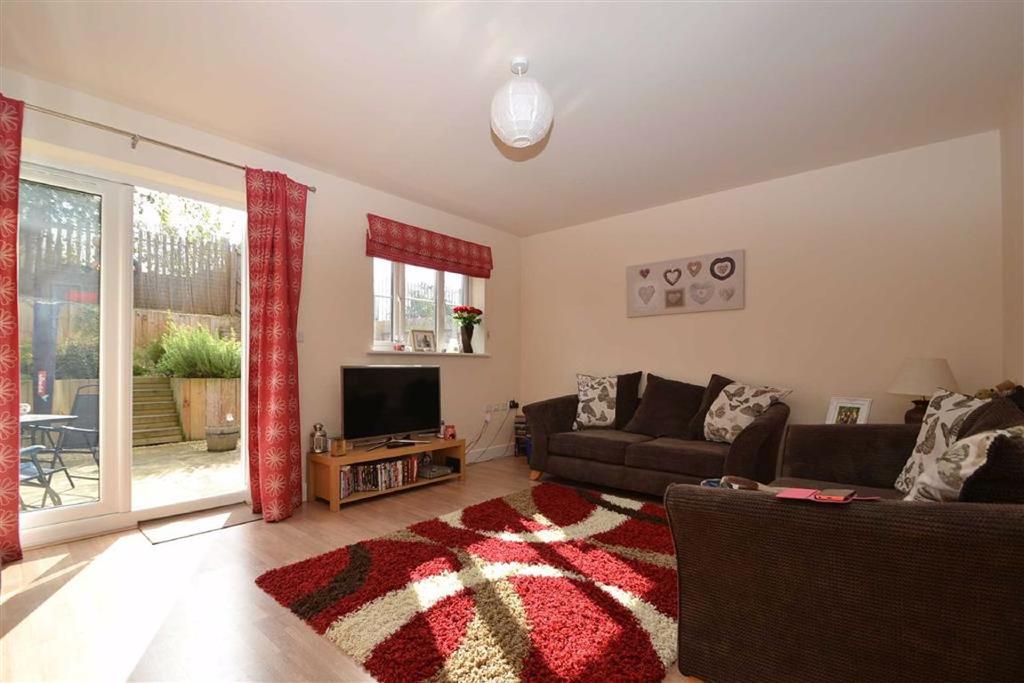 Sutton Bridge, Shrewsbury, Shropshire 4 bed townhouse £1,100 pcm (£254 pw)