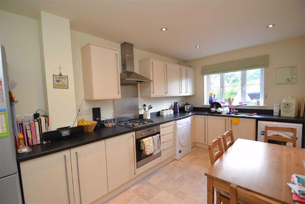 Sutton Bridge, Shrewsbury, Shropshire 4 bed townhouse £1,100 pcm (£254 pw)