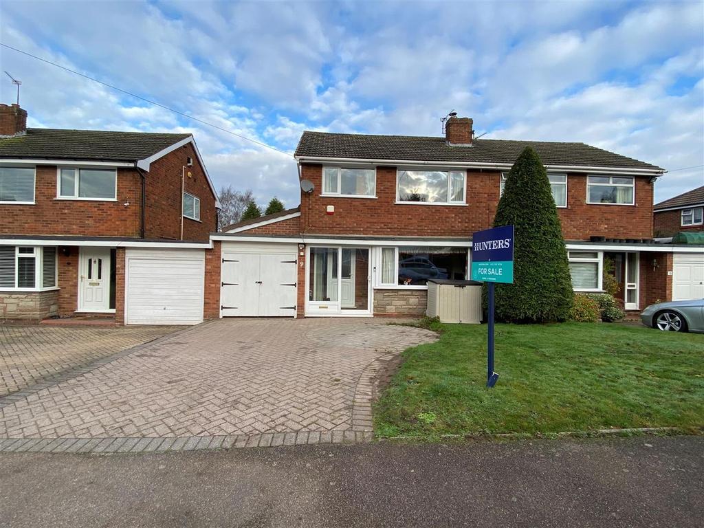 Smarts Avenue, Shenstone Wood End 3 bed semidetached house £1,050