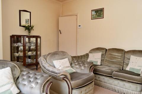 245 Fields New Road, Chadderton, Oldham, OL9 8NZ