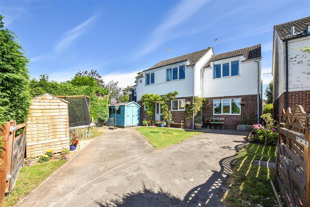 Grange Close, Fyfield, Andover 4 bed semidetached house £415,000