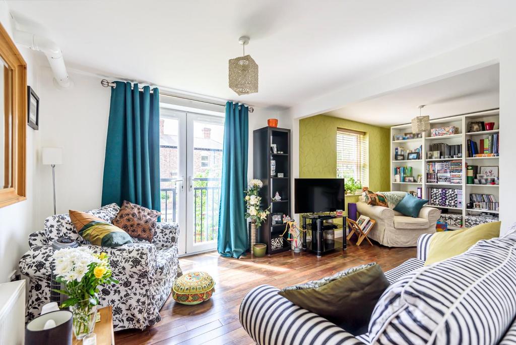 Manor Court Lawrence Street, York 2 bed flat £230,000