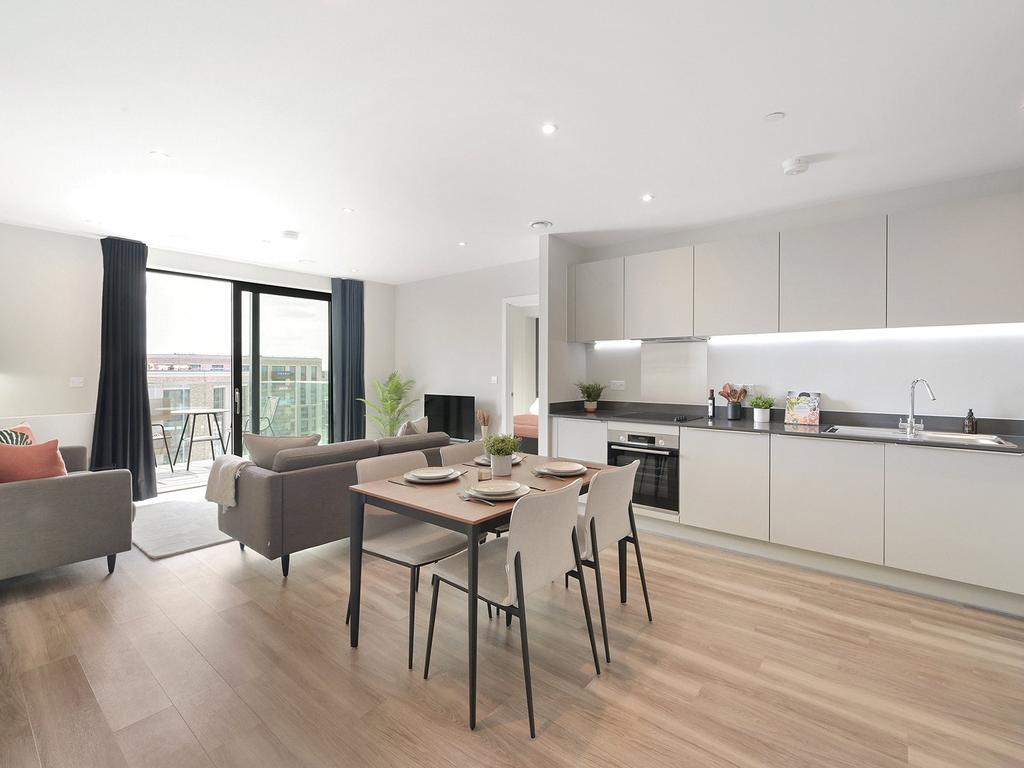 Kew Bridge, Thomas Layton Way, TW8 2 bed apartment £2,180 pcm (£503 pw)