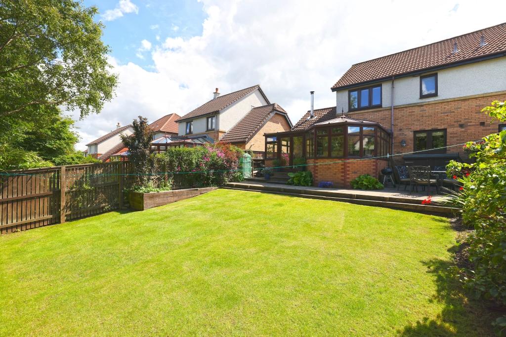 10 Torphin Bank, Colinton, Edinburgh... 3 bed semidetached house £